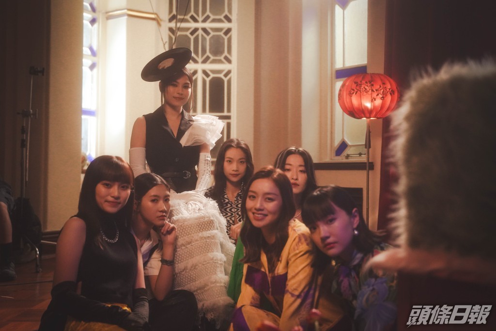 Gin Lee的造型浮誇得來又好有魅力。